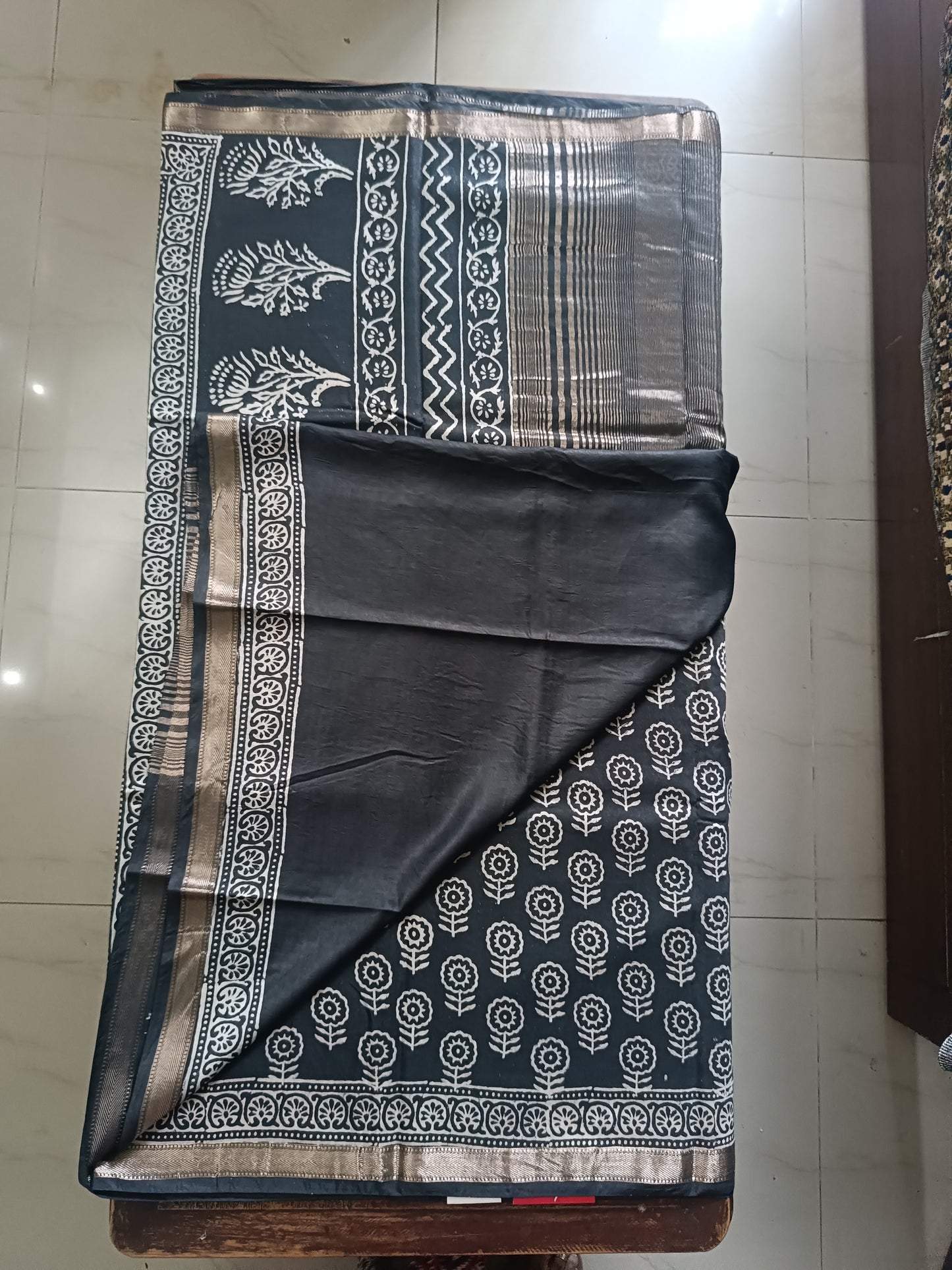 Art Silk Maheshwari Hand Block Print Saree - Black