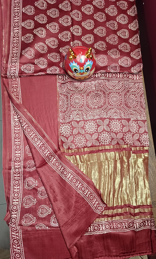 Gajji Silk Lagdi Patta Block Print Saree - Red