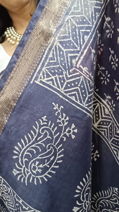 Art Silk Maheshwari Hand Block Print Saree - Navy Blue