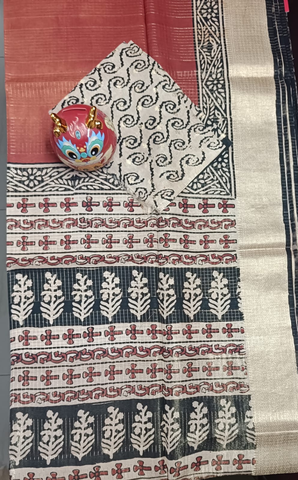 Russian Silk Jacquard Checks Bagru Print Saree - LIVA Fabric